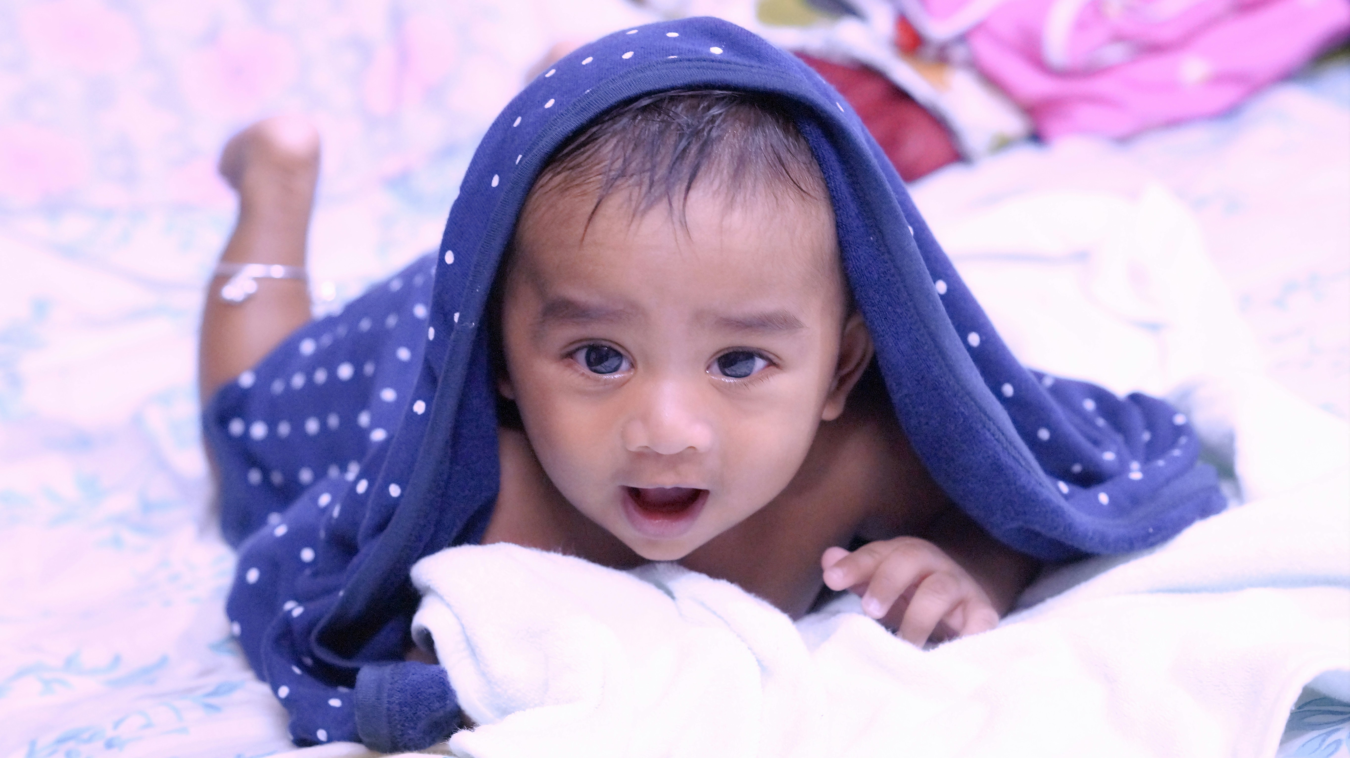 合作氛围封面图：创作者与品牌共创的日常场景